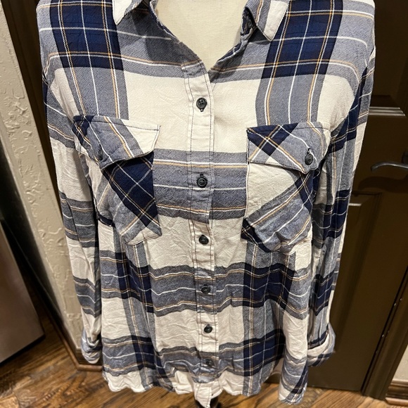 Sanctuary Blue and White Plaid Flannel Button Down Medium - Picture 6 of 6
